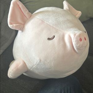 Playful Pink Pig Accent Pillow with Textured Fabric